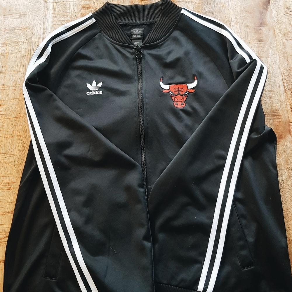 Adidas Zip-Up Jacket w/Bulls Patch Vintage (XL)